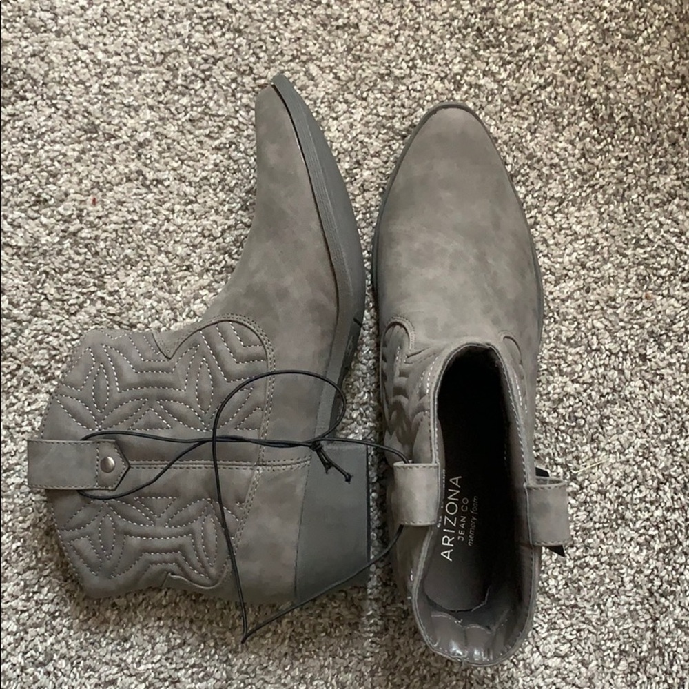 Grey boots